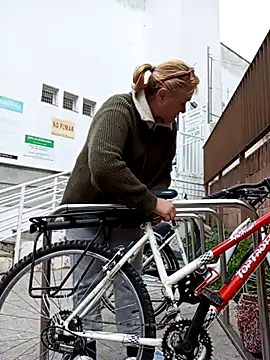 Snapshot of Luzia-Sal chatting on March 2025 11:51:01 AM Luzia-Sal online show from March 2025 11:51:01 AM