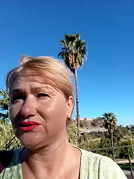 Snapshot of Luzia-Sal chatting on September 2025 08:35:01 AM Luzia-Sal online show from September 2025 08:35:01 AM