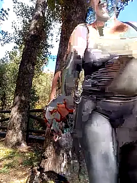 Snapshot of Luzia-Sal chatting on October 2025 11:35:01 AM Luzia-Sal online show from October 2025 11:35:01 AM