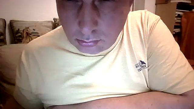 Snapshot of GrandpasDadBulg chatting on October 2025 10:04:01 PM GrandpasDadBulg online show from October 2025 10:04:01 PM