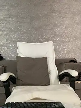 Snapshot of LillySquirtShot chatting on April 2026 11:21:03 PM LillySquirtShot online show from April 2026 11:21:03 PM