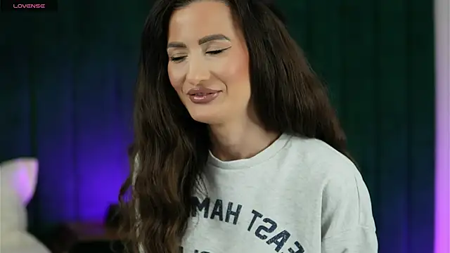 Flirtyy eve online show from September 2025 01:05:02 AM