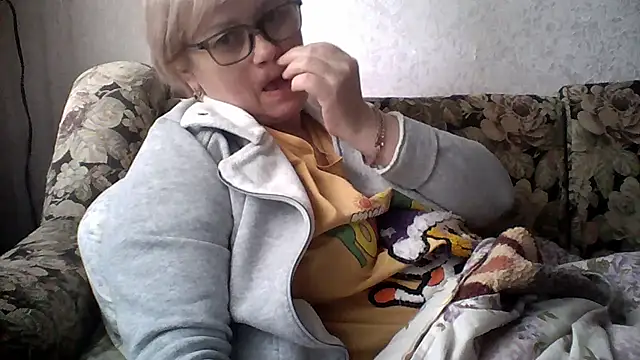Mayya4321 online show from April 2026 01:41:02 PM