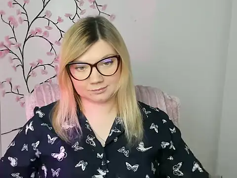 Snapshot of Lola_moree chatting on January 2026 12:51:01 PM Lola moree online show from January 2026 12:51:01 PM