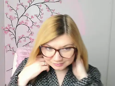 Snapshot of Lola_moree chatting on February 2026 12:42:01 PM Lola moree online show from February 2026 12:42:01 PM