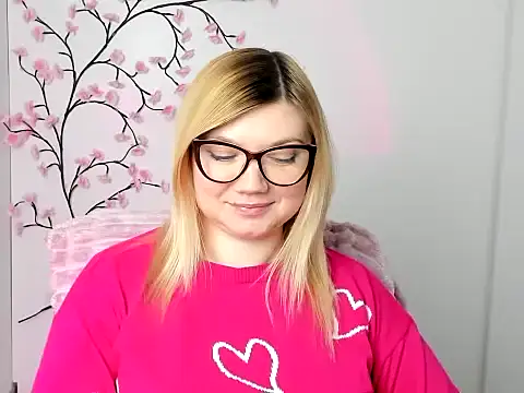 Snapshot of Lola_moree chatting on February 2026 12:42:02 PM Lola moree online show from February 2026 12:42:02 PM