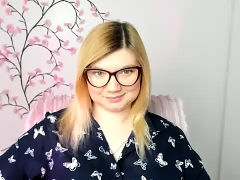 Snapshot of Lola_moree chatting on February 2026 12:47:02 PM Lola moree online show from February 2026 12:47:02 PM