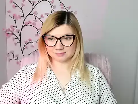 Snapshot of Lola_moree chatting on February 2026 12:46:01 PM Lola moree online show from February 2026 12:46:01 PM