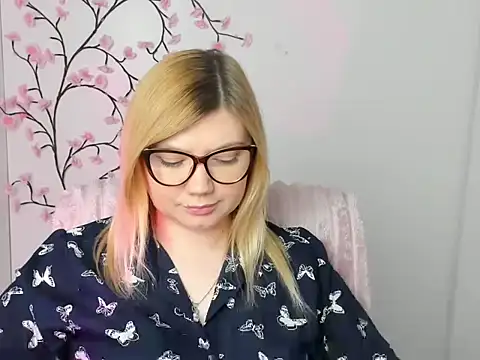 Snapshot of Lola_moree chatting on February 2026 12:36:01 PM Lola moree online show from February 2026 12:36:01 PM