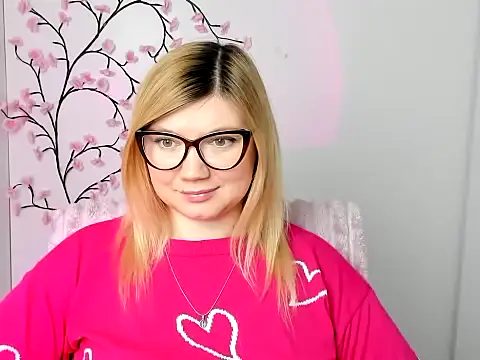 Snapshot of Lola_moree chatting on February 2026 12:37:01 PM Lola moree online show from February 2026 12:37:01 PM