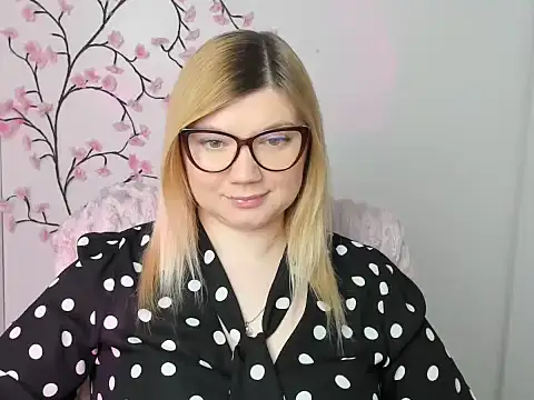 Snapshot of Lola_moree chatting on March 2026 12:34:01 PM Lola moree online show from March 2026 12:34:01 PM
