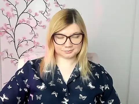 Snapshot of Lola_moree chatting on March 2026 12:42:01 PM Lola moree online show from March 2026 12:42:01 PM