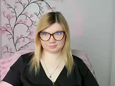 Snapshot of Lola_moree chatting on March 2026 11:33:02 AM Lola moree online show from March 2026 11:33:02 AM