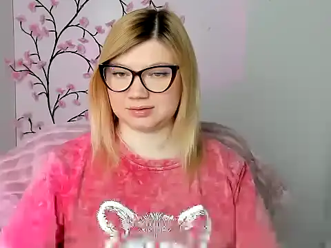 Snapshot of Lola_moree chatting on May 2026 05:45:02 AM Lola moree online show from May 2026 05:45:02 AM