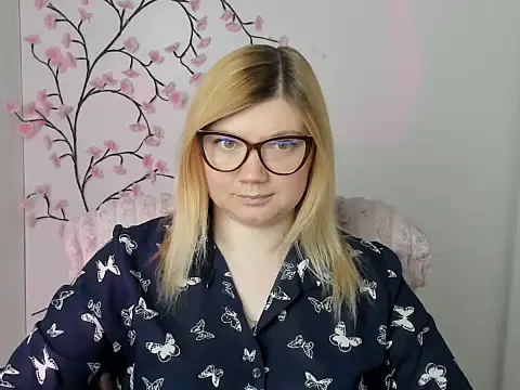 Snapshot of Lola_moree chatting on May 2026 11:38:02 AM Lola moree online show from May 2026 11:38:02 AM