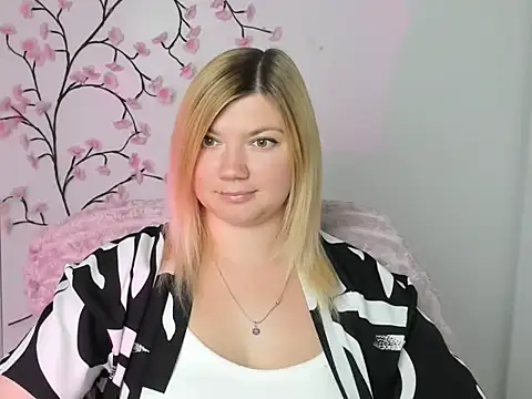 Snapshot of Lola_moree chatting on July 2026 12:14:01 PM Lola moree online show from July 2026 12:14:01 PM