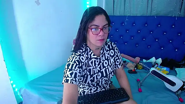 hornny cougar online show from September 2025 03:17:02 AM