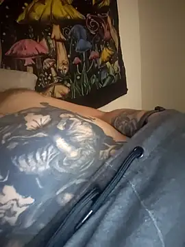 Hippieinwiss online show from April 2026 01:45:01 AM