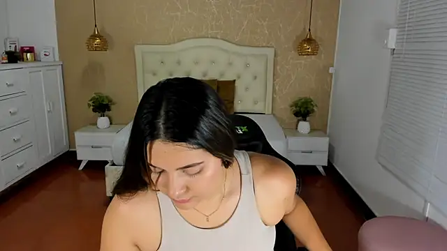 Hadley  online show from May 2026 02:06:01 AM
