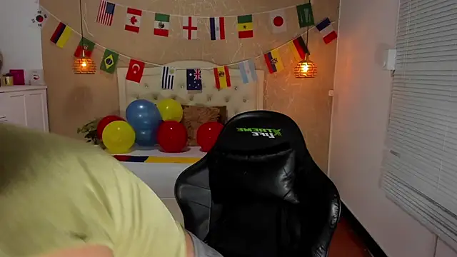 Hadley  online show from June 2026 03:42:01 AM