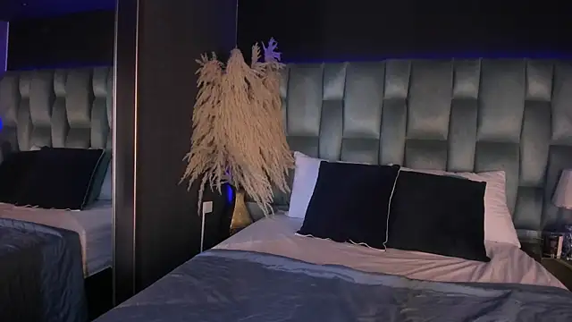 Snapshot of CandyLuxury__ chatting on March 2025 06:20:02 PM CandyLuxury online show from March 2025 06:20:02 PM