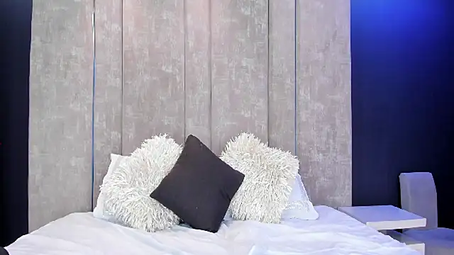 AliDiaz  online show from April 2026 02:27:02 AM