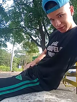 arevalo1124 online show from September 2025 09:37:01 PM