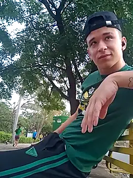 arevalo1124 online show from September 2025 09:40:02 PM