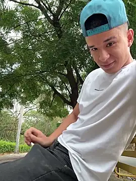 arevalo1124 online show from October 2025 09:35:02 PM