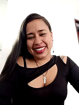 kamila lovee online show from October 2025 06:58:01 PM