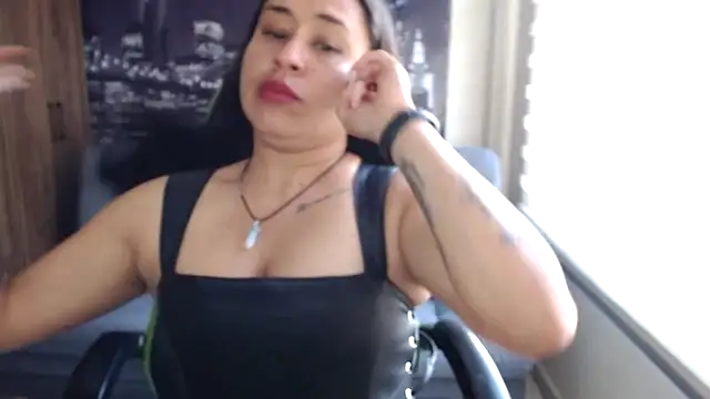 kamila lovee online show from October 2025 09:44:01 PM