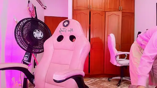 sharlott miller online show from March 2025 12:00:01 PM