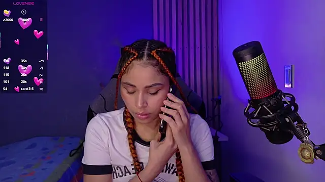 Snapshot of Marivimichel1 chatting on October 2025 07:04:02 PM Marivimichel1 online show from October 2025 07:04:02 PM