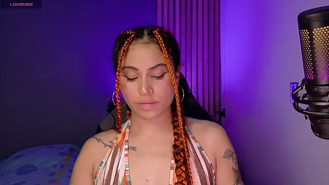 Snapshot of Marivimichel1 chatting on November 2025 07:05:02 PM Marivimichel1 online show from November 2025 07:05:02 PM