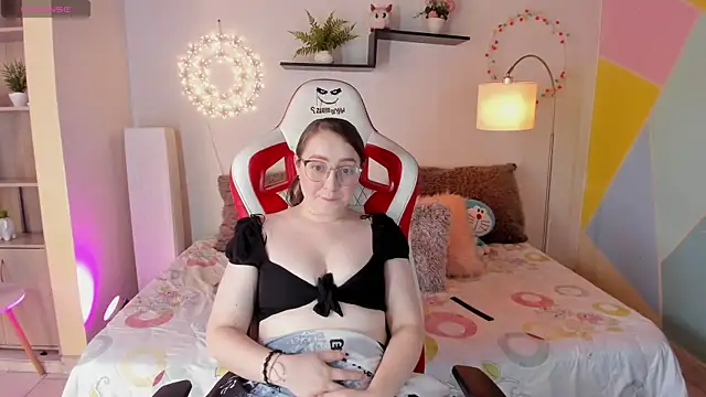 julietha bianco  online show from February 2025 03:42:02 PM