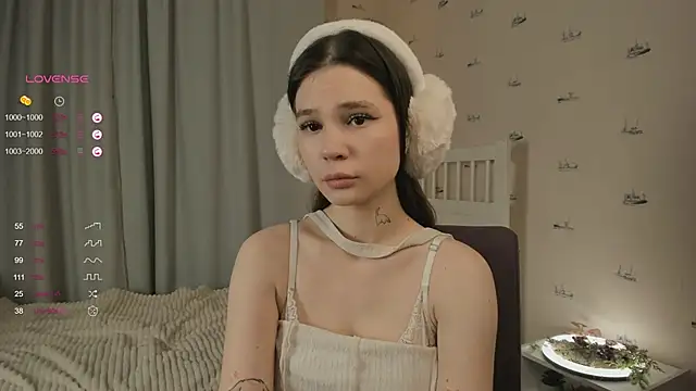 OdetteAven online show from February 2025 12:16:01 PM