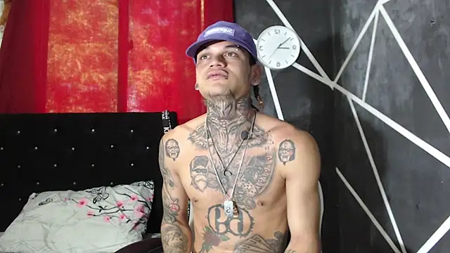 hot man05 online show from October 2025 02:01:01 PM