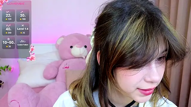 Snapshot of Hotary_Yuko chatting on February 2025 01:54:02 PM Hotary Yuko online show from February 2025 01:54:02 PM