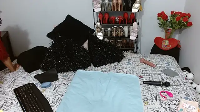 Lunasquirt1985 online show from February 2026 11:59:01 AM