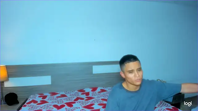 Liiamthompson online show from October 2025 07:36:02 PM