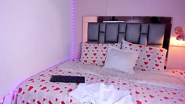 SofiArias online show from September 2025 02:17:01 PM