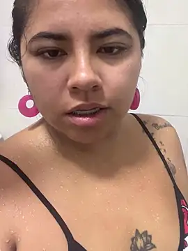 Snapshot of viccky_vick chatting on January 2025 05:02:02 PM viccky vick online show from January 2025 05:02:02 PM