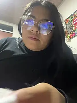 Snapshot of viccky_vick chatting on February 2025 03:31:02 AM viccky vick online show from February 2025 03:31:02 AM