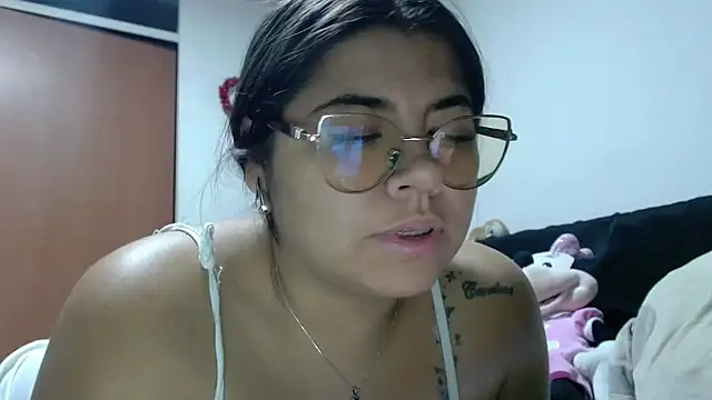 Snapshot of viccky_vick chatting on October 2025 11:38:02 PM viccky vick online show from October 2025 11:38:02 PM