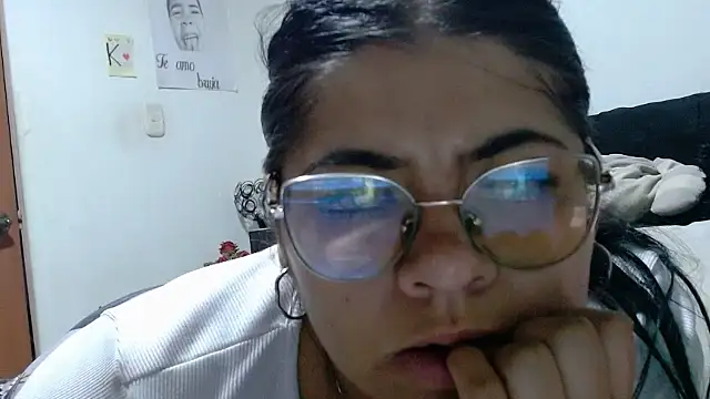 viccky vick online show from May 2026 03:01:02 AM
