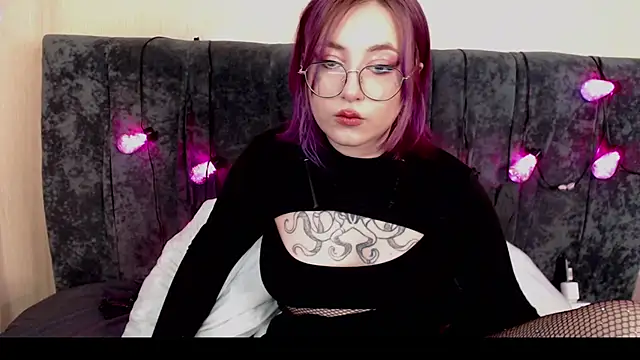 purplewitch online show from March 2025 01:23:02 PM