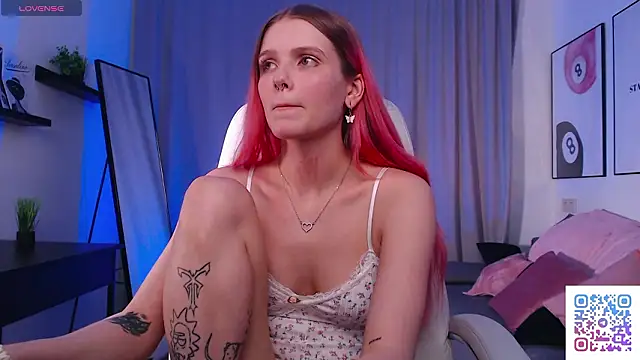 Snapshot of Gretchen_Mol chatting on March 2026 07:34:02 AM Gretchen Mol online show from March 2026 07:34:02 AM