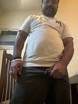 Snapshot of SoloChill chatting on February 2026 11:08:01 PM SoloChill online show from February 2026 11:08:01 PM