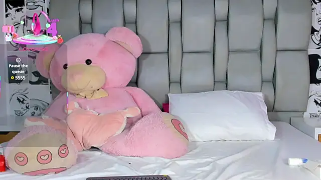 Snapshot of LucyRosse chatting on February 2025 02:22:02 PM LucyRosse online show from February 2025 02:22:02 PM