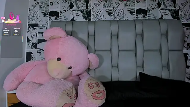 Snapshot of LucyRosse chatting on October 2025 11:11:01 AM LucyRosse online show from October 2025 11:11:01 AM